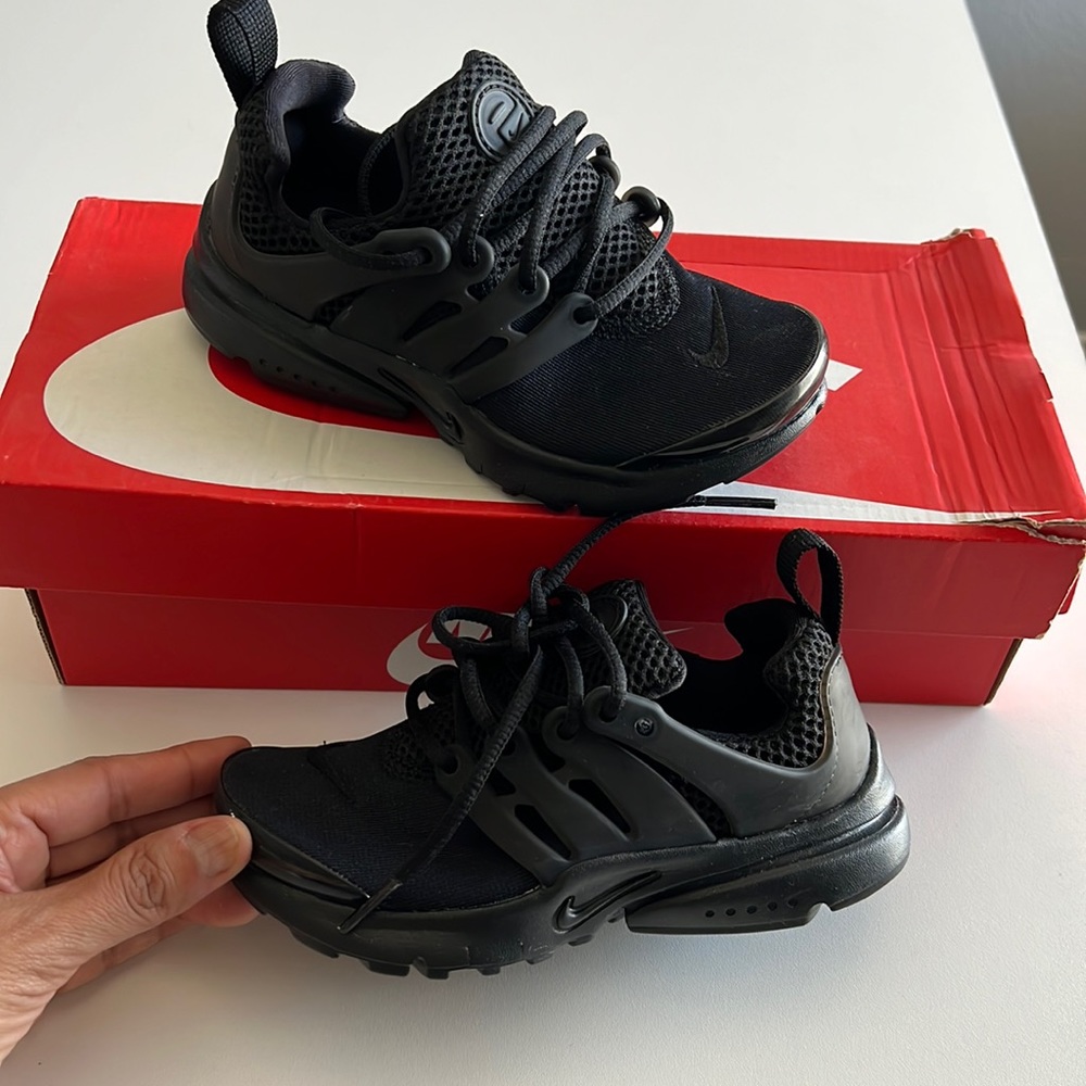 Black Nike Presto